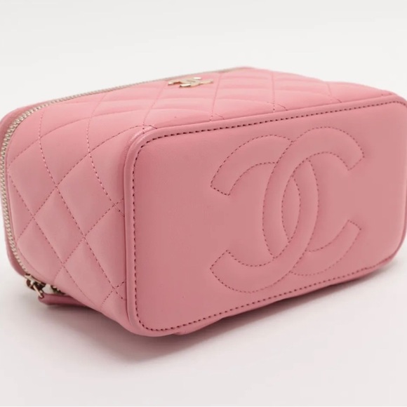 [Chanel] Chanel No. 1 Vintage Matelasse Lambskin 2-way ChainShoulder Bag Red [Used] [Authenticated and Guaranteed Authentic] 213192